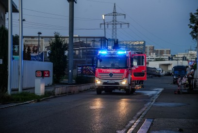 Sindelfingen: Brennende Teelichter sorgen fuer grossen Feuerwehreinsatz