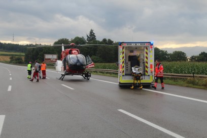 Kirchheim unter Teck: A8 Schwerer Verkehrsunfall mit mehreren zum Teil schwer verletzten Personen