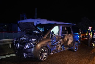 Kirchheim Teck Ost: Schwerer Verkehrsunfall mit Wohnmobil auf der A8