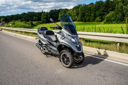 Ehningen: Fahrer von Dreiradroller schwer gestuerzt