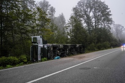 Herrenberg: LKW umgekippt - laengere Bergung