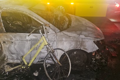 Herrenberg:Pkw Brand greift auf andere Fahrzeuge ueber 
