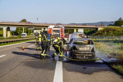 Winterbach: Pkw Brand auf der B29 sorgt fuer Behinderungen 