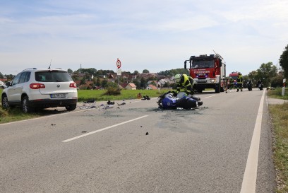 Lenningen-Schopfloch: Unfall zwischen PKW und Motorrad