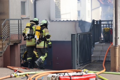 Reichenbach: Vollbrand einer Gartenhuette mitten im Wohngebiet
