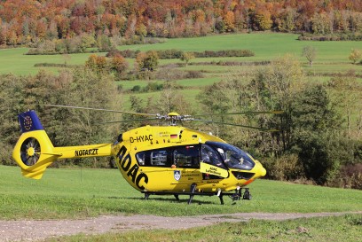 Salach: Schwerer Verkehrsunfall mit vier Schwerverletzten - Rettungshubschrauber im Einsatz