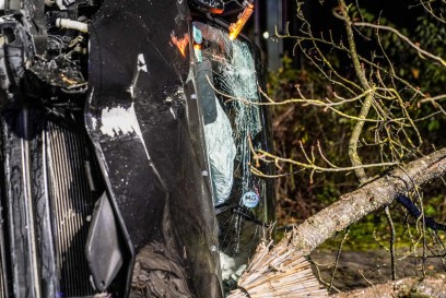 Reichenbach a.d. Fils: Pkw ueberschlaegt sich