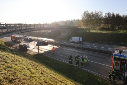 Goeppingen B10: Fahrzeugbrand legt Berufsverkehr lahm 