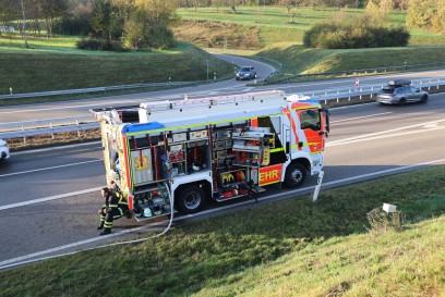 Goeppingen B10: Fahrzeugbrand legt Berufsverkehr lahm 