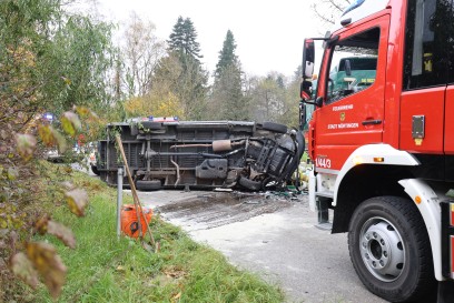 Nuertingen: Schwerer Verkehrsunfall auf der B297 mit toedlichem Ausgang