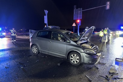 Renningen: B295 Schwerer Verkehrsunfall mit 4 Fahrzeugen - Testfahrzeug beteiligt 