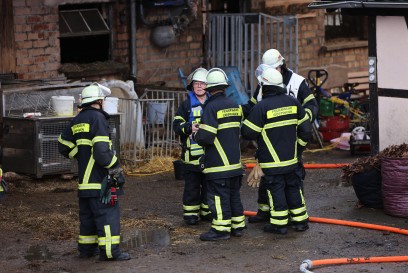 Goeppingen: Kaminbrand in altem Bauernhaus loest Grosseinsazt aus
