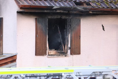 Goeppingen: Kaminbrand in altem Bauernhaus loest Grosseinsazt aus