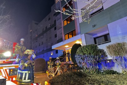 Sindelfingen: Starke Rauchentwicklung in Mehrfamilienhaus 