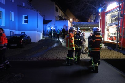 Uhingen: Kellerbrand in Baiereck (OT Uhingen) loest Grosseinsatz der Feuerwehr aus