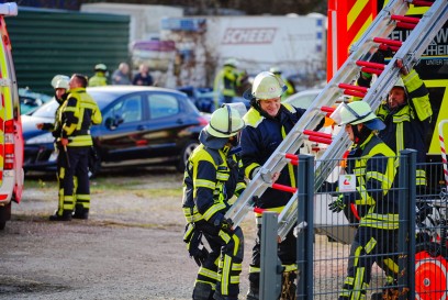 Kirchheim Teck: PKW Brand ruft Feuerwehr auf den Plan 