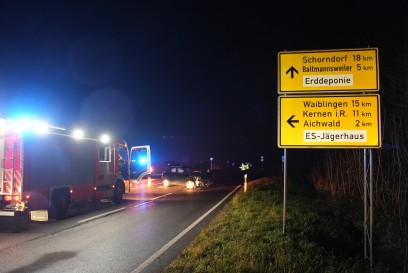 Esslingen:Kreuzungscrash an der Abzweigung nach Aichschiess- mehrere Verletzte
