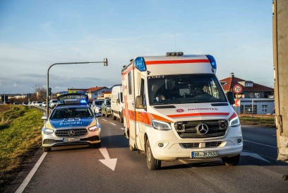 Holzgerlingen: Unfall im Feierabendverkehr sorgt fuer Stau auf der B464