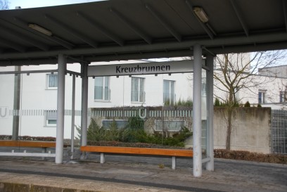 Ostfildern: Auto kollidiert an Ueberweg mit U7