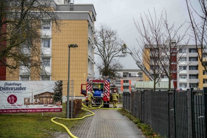 Boeblingen-Dagersheim: Kuechenbrand in Mehrfamilienhaus loesst Grosseinsatz aus