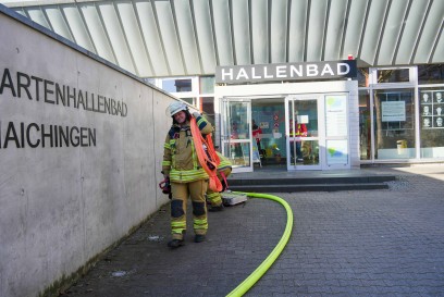 Sindelfingen-Maichingen: Rauchentwicklung im Hallenbad nach durchgebrannten LED s