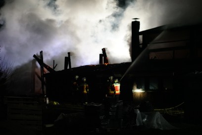 Bad Boll: Brand eines Firmengebaeudes - Schaden belaeuft sich in die Millionen