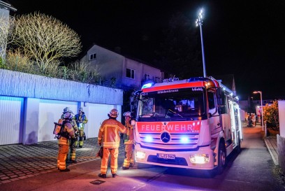 Esslingen-Wiflingshausen: Weihnachtsbaumbrand in Wohnung fordert eine Verletzte Person
