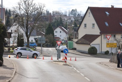 Uhingen: Feuerwehr rueckt zu Brand in Mehrfamilienhaus aus 