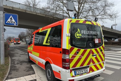 Kirchheim unter Teck: Brand auf Dach eines Firmengebaeudes