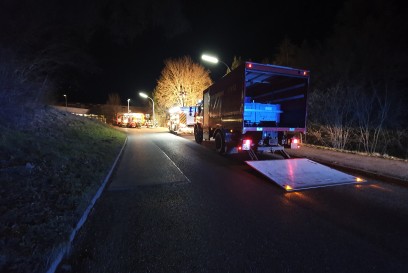 Nagold: PKW schleudert nach Unfall mehrere Meter den Abhang hinuter