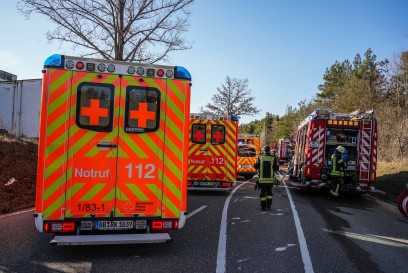 Ostelsheim: Mehrere verletzte Personen nach Frontalzusammenstoss 