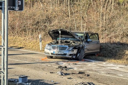 Ostelsheim: Mehrere verletzte Personen nach Frontalzusammenstoss 