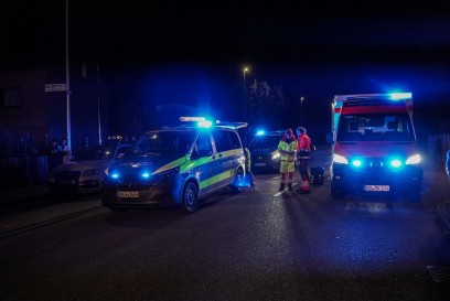 Ehningen: Mercedesfahrer kracht in mehrere stehende PKW - hoher Schaden