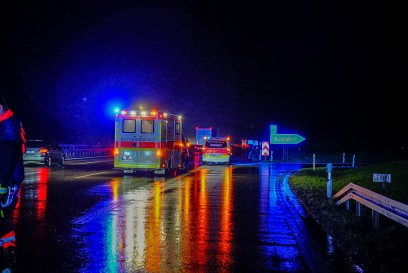 Kirchheim Teck: Mehrere Verkehrsunfaelle nach Aquaplaning auf der A8