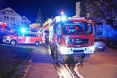 Esslingen: Dehnfugenbrand nach Dacharbeiten