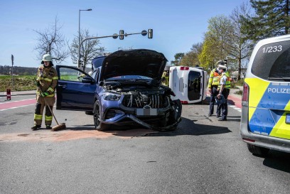Boeblingen: Citroen kippt nach Unfall zur Seite