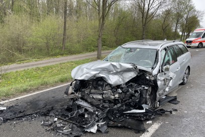 Goeppingen: Schwerer Verkehrsunfall mit Verletzten - Feuerwehr und Rettungshubschrauber im Einsatz