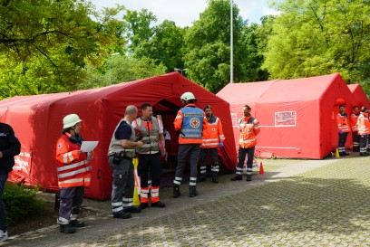 Goeppingen: 54 Verletzte beim Aufbau des Licht- und Tongeruest - Katastrophenschutzuebung des Landkreises