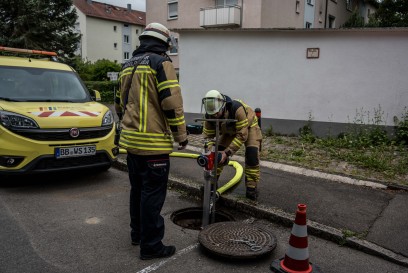 Sindelfingen: Gasaustritt und Feuer bei Wartungsarbeiten an Gasleitung