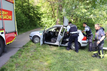 Herrenberg: Pkw mit vier Insassen kracht gegen ein Baum- mehrere Verletzte 