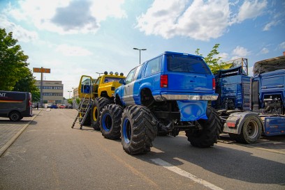 Leinfelden-Echterdingen: Fuenf Verletzte bei Stuntshow mit Monster Trucks