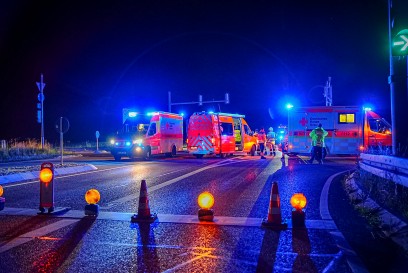 Neuhausen: Verkehrsunfall fordert mehrere Verletzte - L1204 zwischen Neuhausen und Scharnhausen gesperrt 