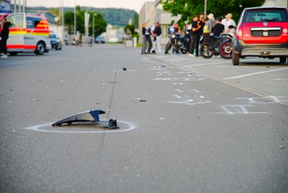Altbach: Verkehrsunfall in der Industriestrasse fordert zwei Verletzte