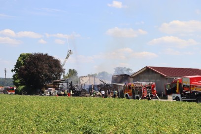 Remseck: Grossbrand auf Landwirtschaftlichem Anwesen 