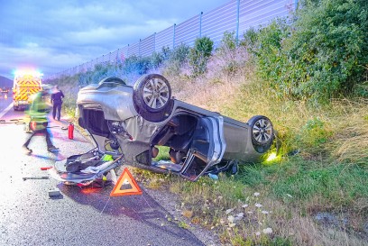 Weilheim-Teck: Verkehrsunfall auf A8 durch Aquaplaning – Eine Person verletzt 