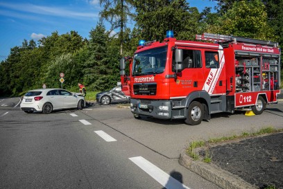 Renningen: Zwei Verletzte nach Vorfahrtsmissachtung am Abzweig Ihinger Hof