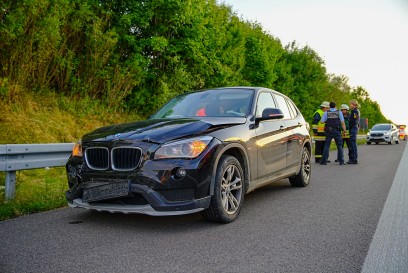 Holzmaden: A8 Verkehrsunfall zwischen mehreren PKW - zwei Spuren gesperrt 