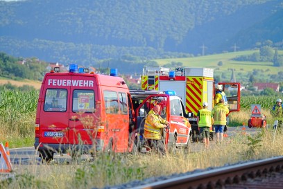 Dettingen: Brand auf B465 fordert Verkehrschaos erneuter Vegetationsbrand