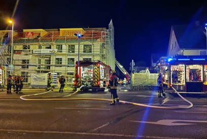 POL-LB: Herrenberg: Dachbereich eines unbewohnten Neubaus in Brand geraten Ludwigsburg