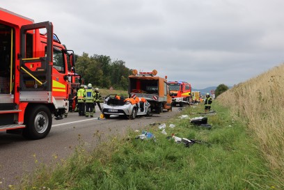 Kirchheim: Schwerer Verkehrsunfall auf der A8 - Vollsperrung - Rettungshubschrauber im Einsatz
